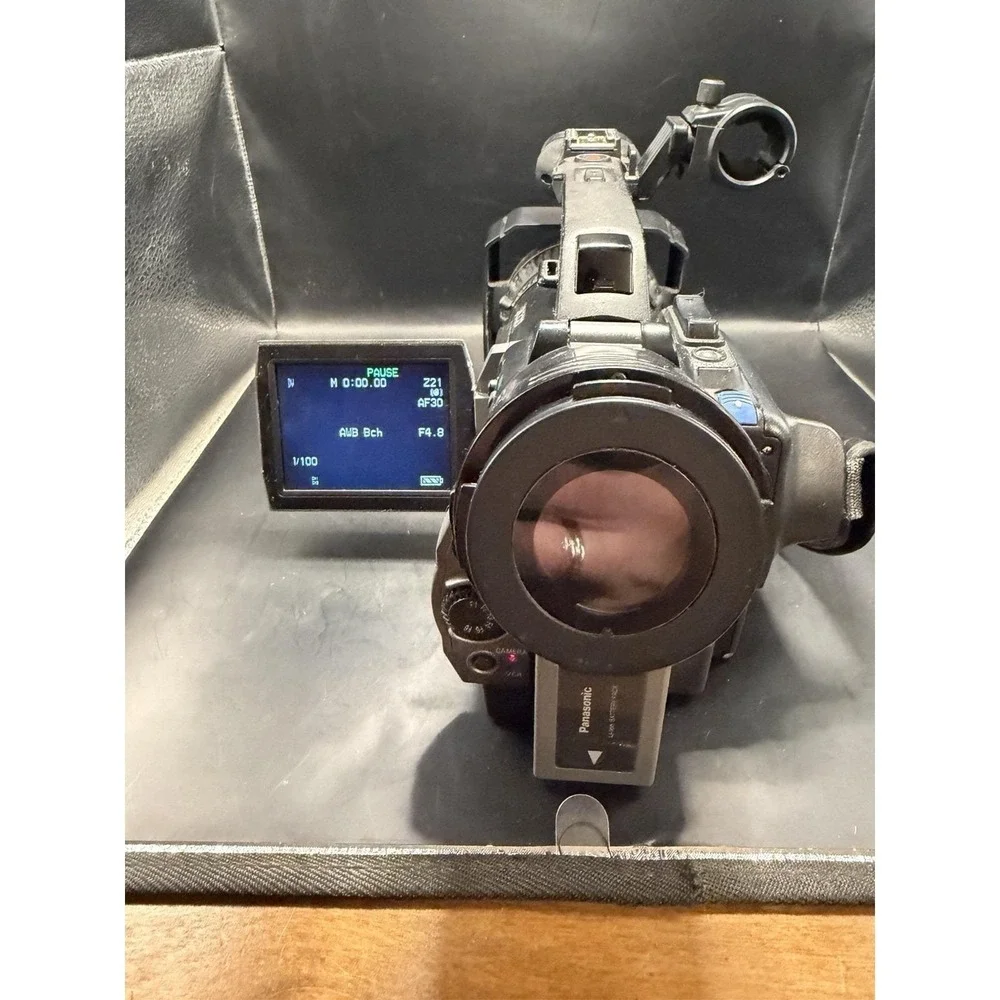 Panasonic‎ AG-DVC20A Camcorder Bundle – S Reel Lock / Unloading Lock AS-IS